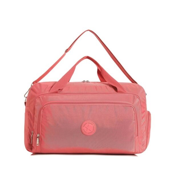 18581 - Bolso Trendy +INFO+FOTOS  Info: Bolsillo fronts, lat, botinero, tir desmnt, org int, suj p valija  Composición: Nylon  Alto: 28cm  Ancho: 48cm  Profundidad: 20cm - Imagen 5