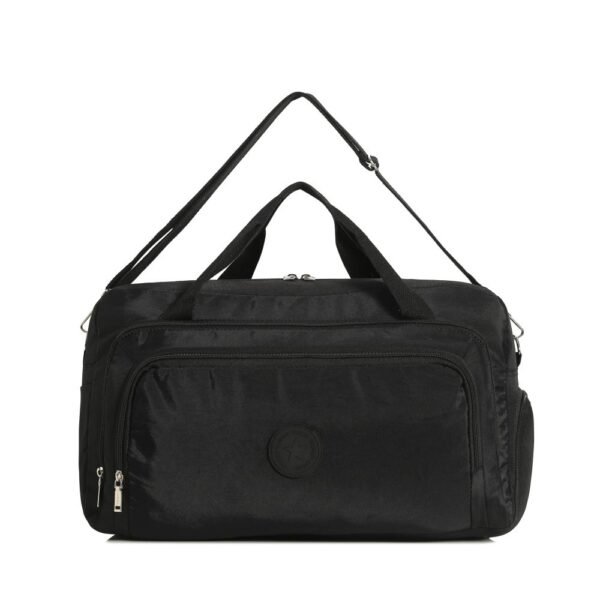 18581 - Bolso Trendy +INFO+FOTOS  Info: Bolsillo fronts, lat, botinero, tir desmnt, org int, suj p valija  Composición: Nylon  Alto: 28cm  Ancho: 48cm  Profundidad: 20cm - Imagen 3