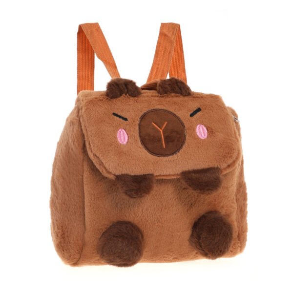 53818M - Mochila Capibara +INFO+FOTOS Info: 9p, tira regulable Composición: peluche Alto: 25cm Ancho: 23cm Profundidad: 10cm - Imagen 3